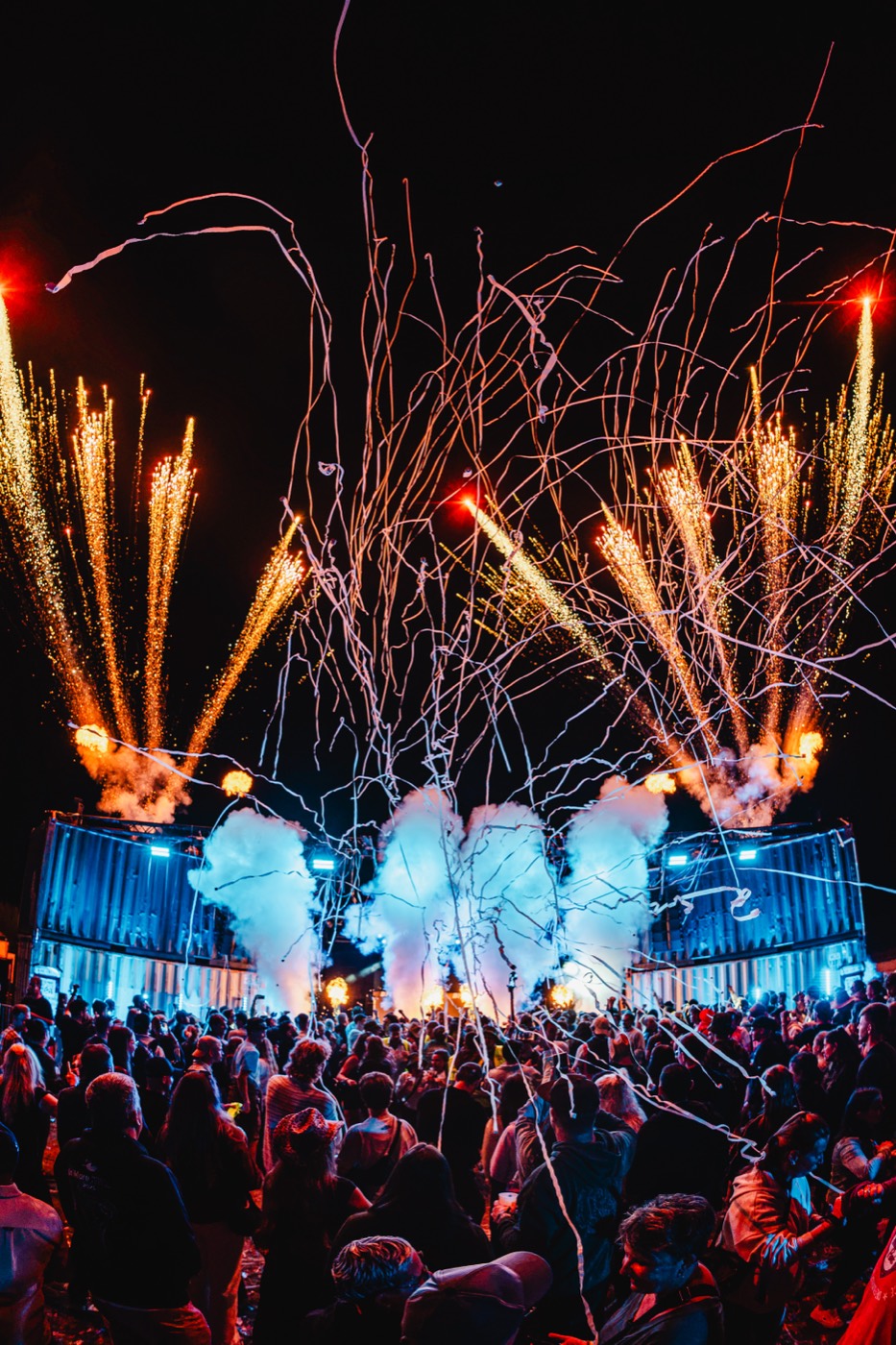 Pyro-Show über der Mainstage